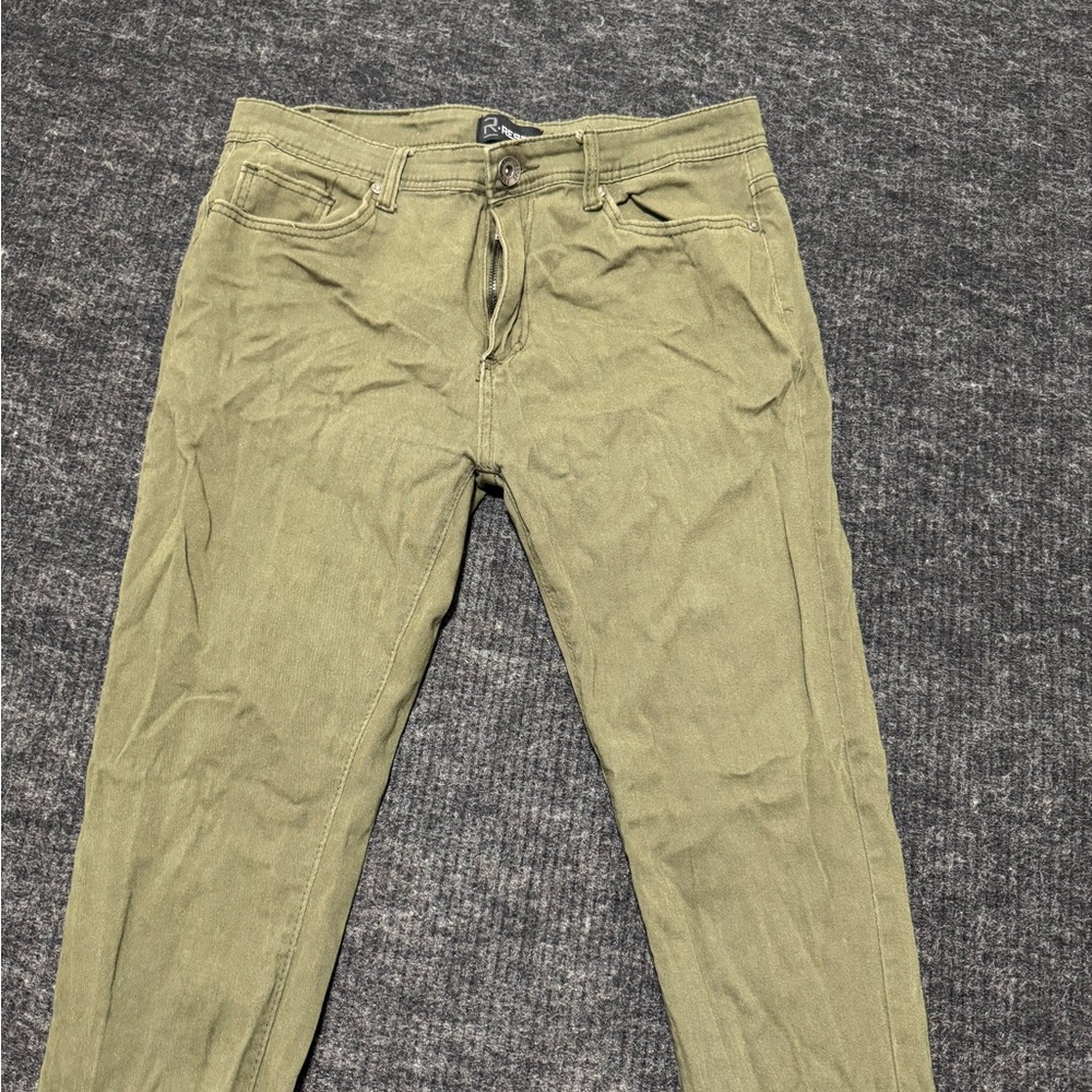 Men's Relaxed Fit Jeans in Olive Green